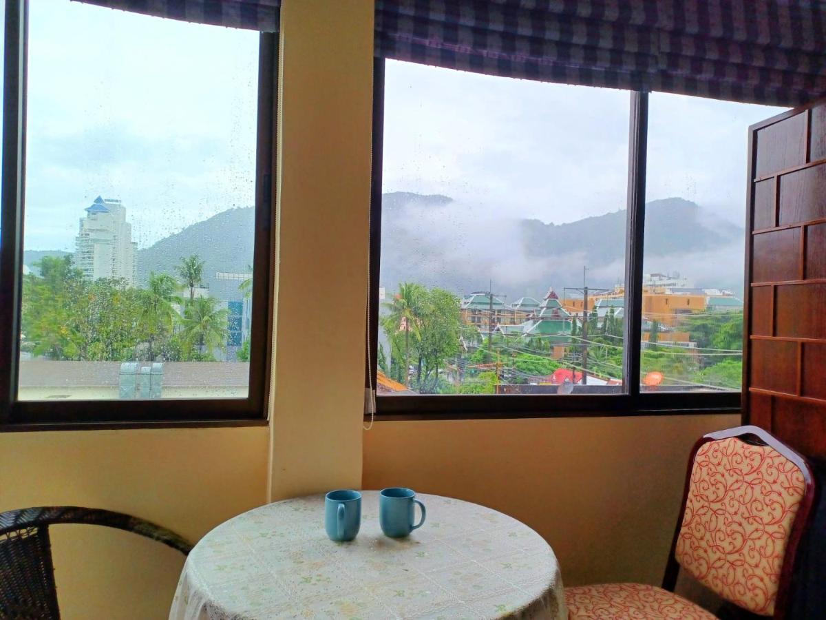 Happy Holidays Hotel Patong Exterior photo